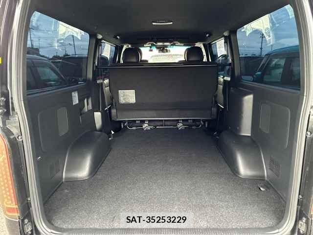 Toyota HIACE VAN 2021 8910192-10