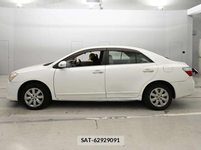 Toyota PREMIO 2009 8911169-4