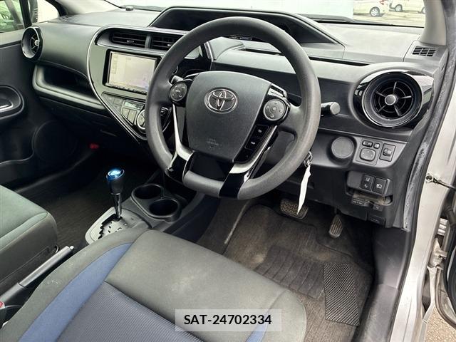 Toyota AQUA 2018 8763082-3