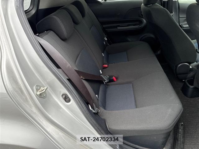 Toyota AQUA 2018 8763082-6