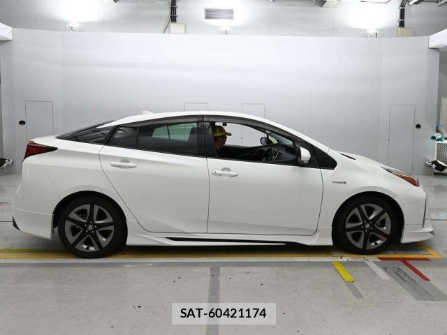 Toyota PRIUS 2019 8691976-3