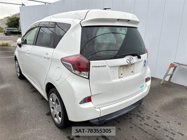 Toyota RACTIS 2015 8738930-1