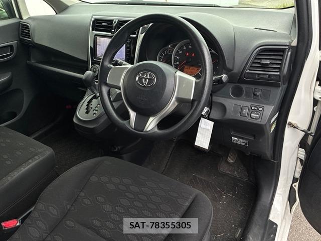 Toyota RACTIS 2015 8738930-3