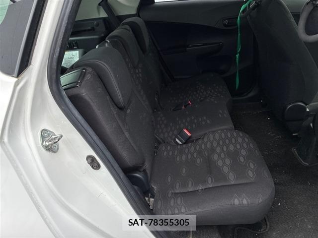 Toyota RACTIS 2015 8738930-6