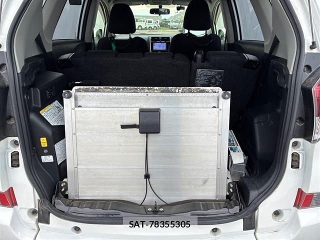 Toyota RACTIS 2015 8738930-8