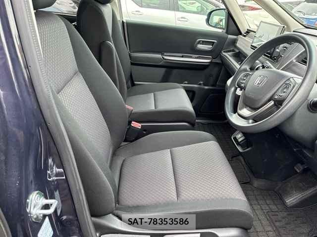 Honda FREED 2022 8683671-7