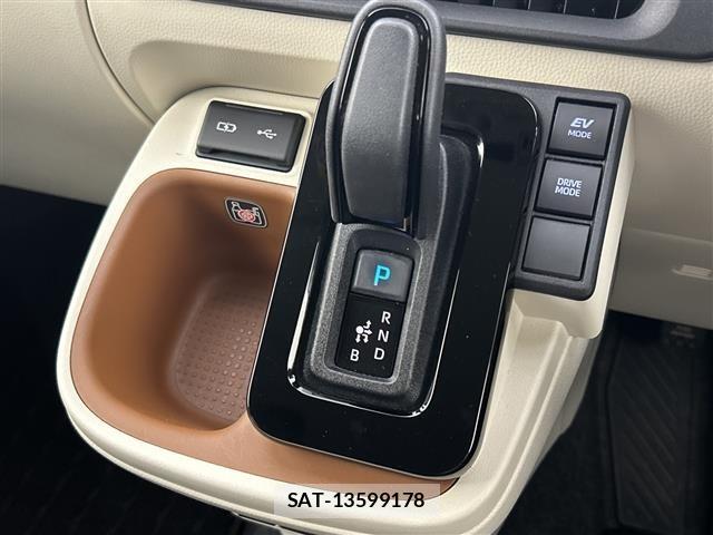 Toyota SIENTA 2023 8672031-8