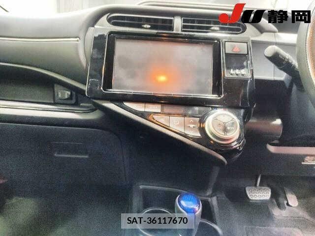 Toyota AQUA 2016 8862350-7