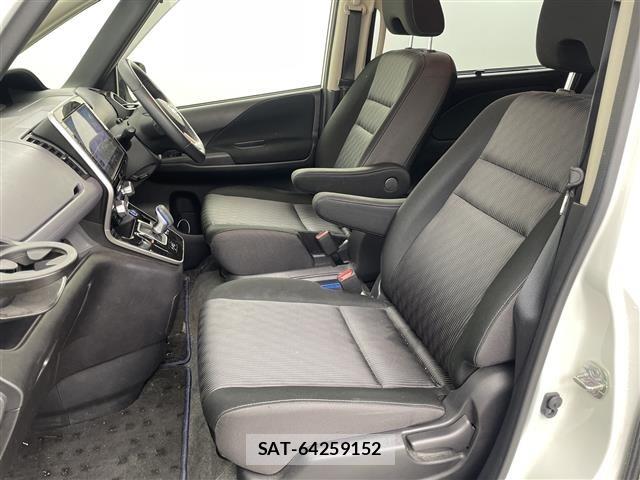 Nissan SERENA 2022 8672449-7