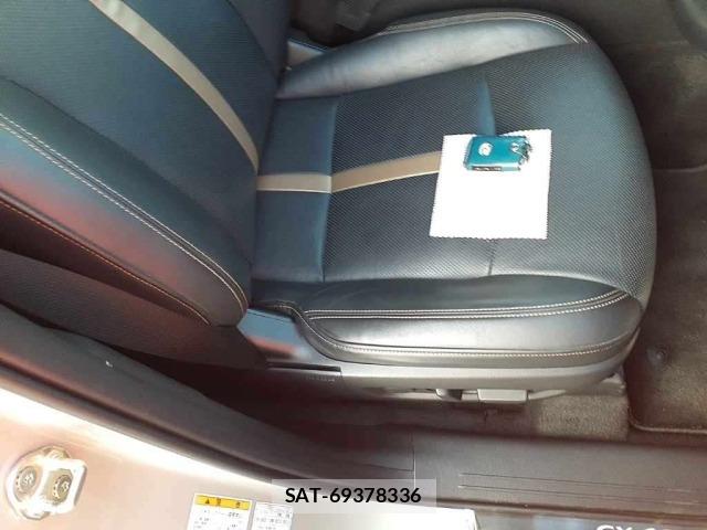 Mazda CX-60 2023 8864131-10