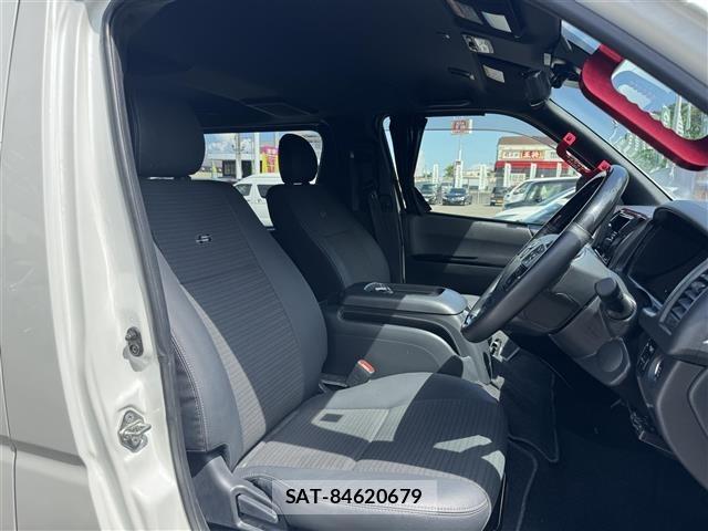 Toyota HIACE VAN 2025 8759730-19