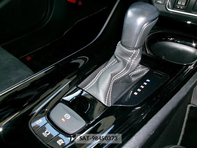 Toyota C-HR 2020 8724259-7