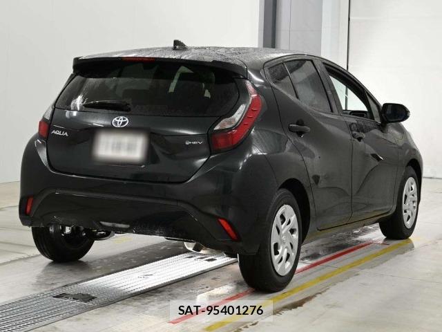Toyota AQUA 2024 8763120-1