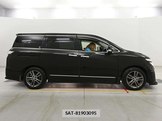 Nissan ELGRAND 2013 8689647-3