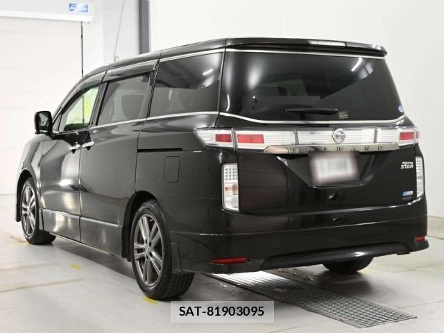 Nissan ELGRAND 2013 8689647-6