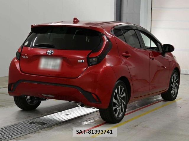 Toyota AQUA 2023 8862357-1