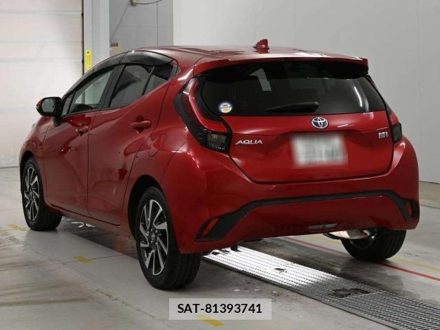 Toyota AQUA 2023 8862357-6