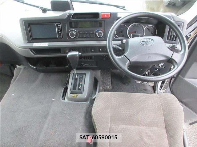 Toyota COASTER 2018 8739321-3