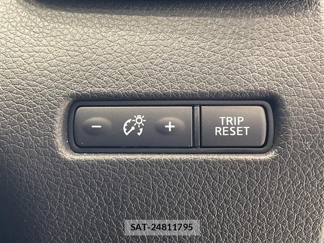 Nissan X-TRAIL 2018 8762824-12