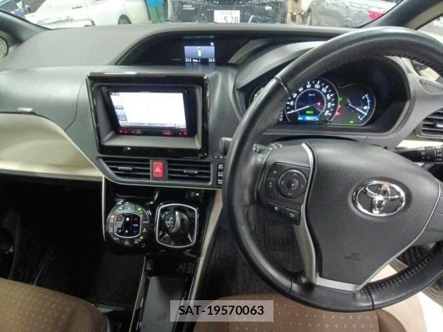 Toyota NOAH 2017 8765265-11