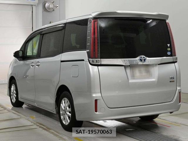 Toyota NOAH 2017 8765265-6