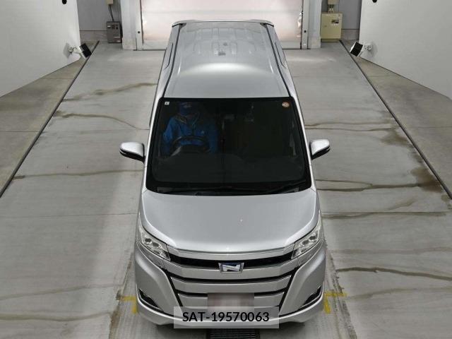 Toyota NOAH 2017 8765265-7