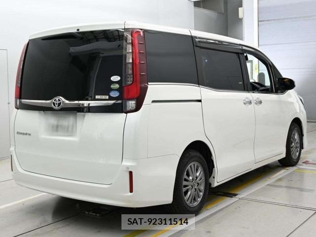 Toyota ESQUIRE 2017 8908438-1