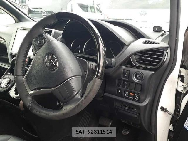 Toyota ESQUIRE 2017 8908438-9