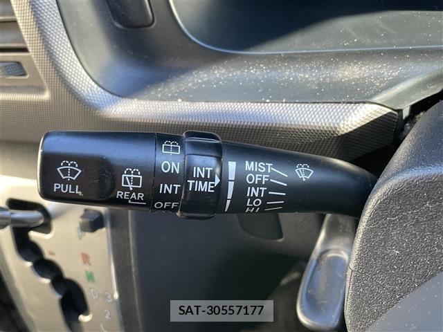 Toyota HIACE VAN 2013 8677207-17