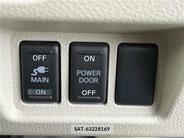 Nissan SERENA 2015 8748045-11