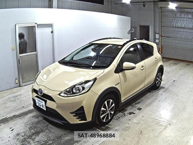 Toyota AQUA 2018 8949868-4