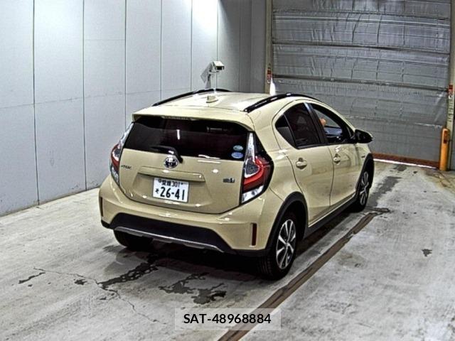 Toyota AQUA 2018 8949868-5