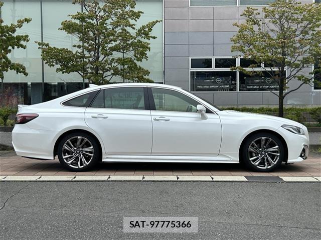 Toyota CROWN 2021 8734511-12