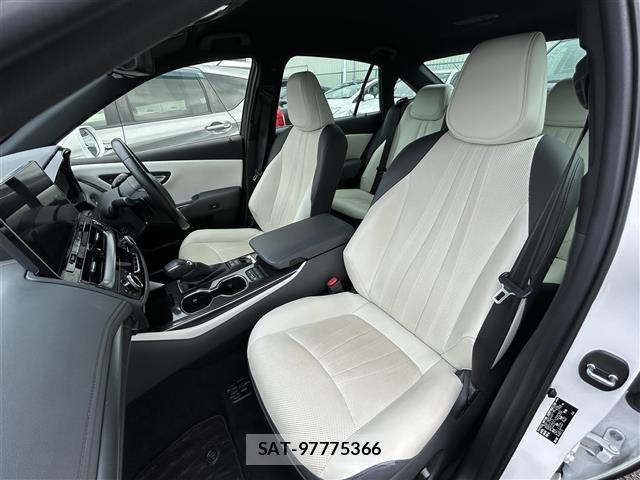 Toyota CROWN 2021 8734511-3