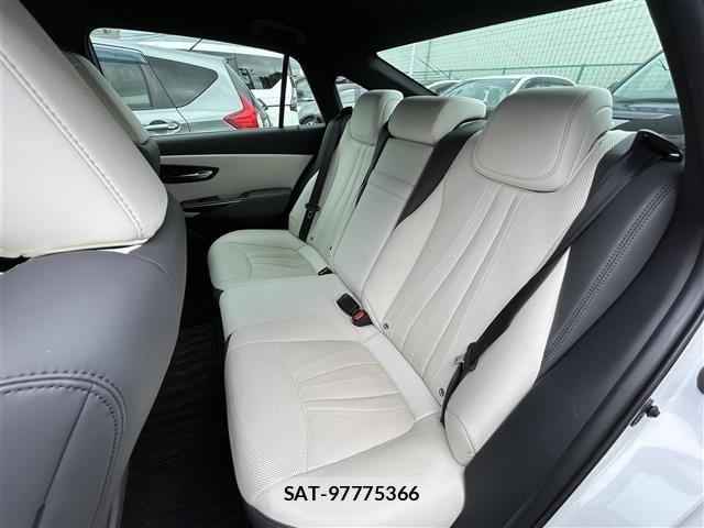 Toyota CROWN 2021 8734511-7