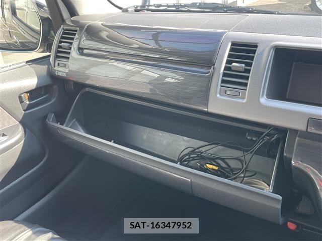 Toyota HIACE WAGON 2011 8722544-22