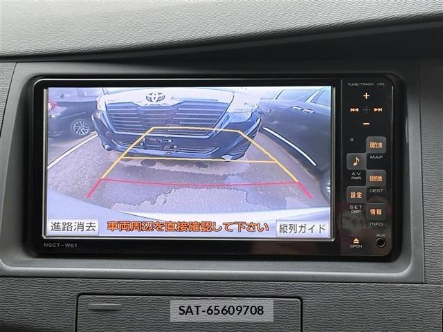 Toyota ISIS 2011 8825614-18