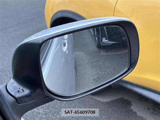 Toyota ISIS 2011 8825614-4
