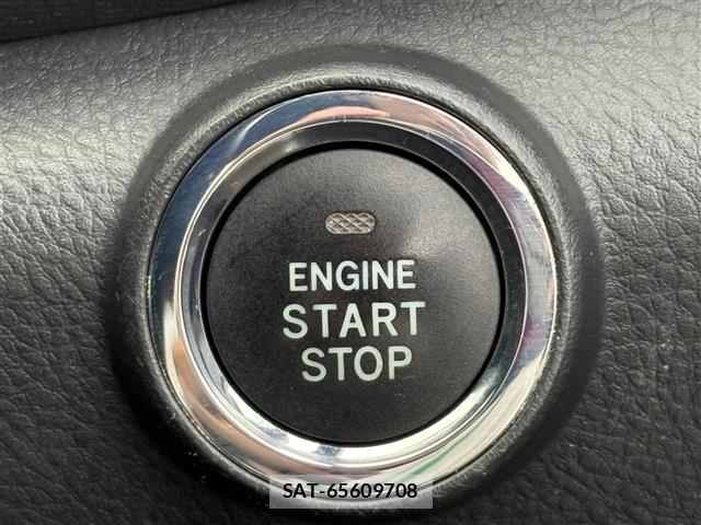 Toyota ISIS 2011 8825614-5