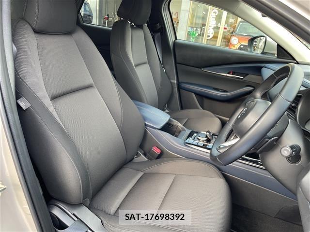 Mazda CX-30 2023 8748265-4
