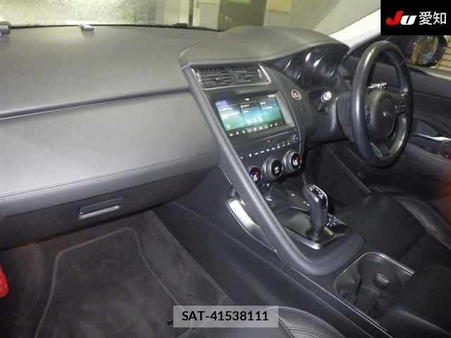 Jaguar E-PACE 2018 8862094-3