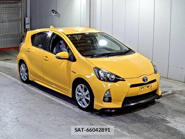 Toyota AQUA 2013 8683008-0