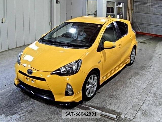 Toyota AQUA 2013 8683008-4