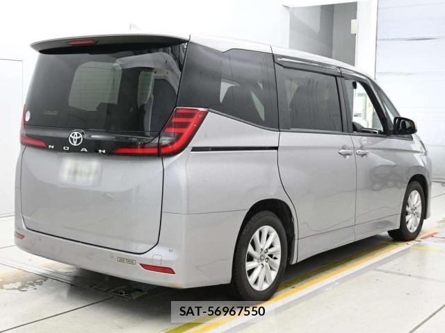 Toyota NOAH 2022 8870252-1