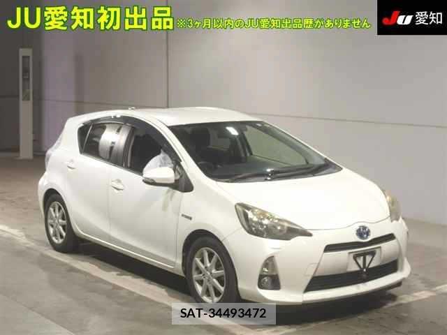 Toyota AQUA 2013 8862363-0
