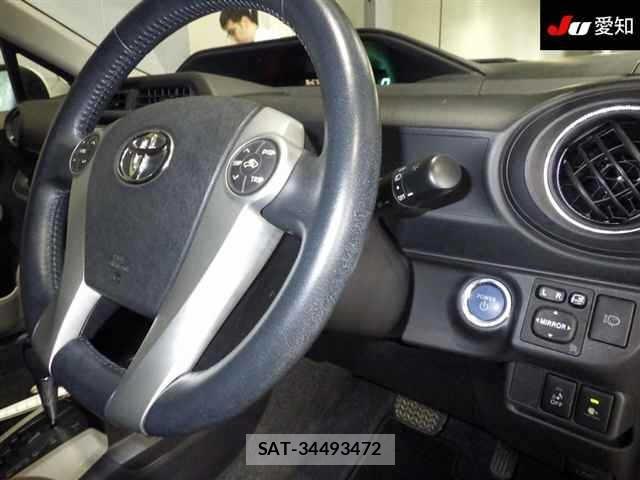 Toyota AQUA 2013 8862363-5