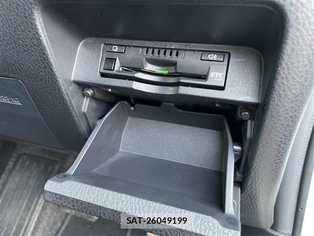 Toyota NOAH 2021 8722671-1