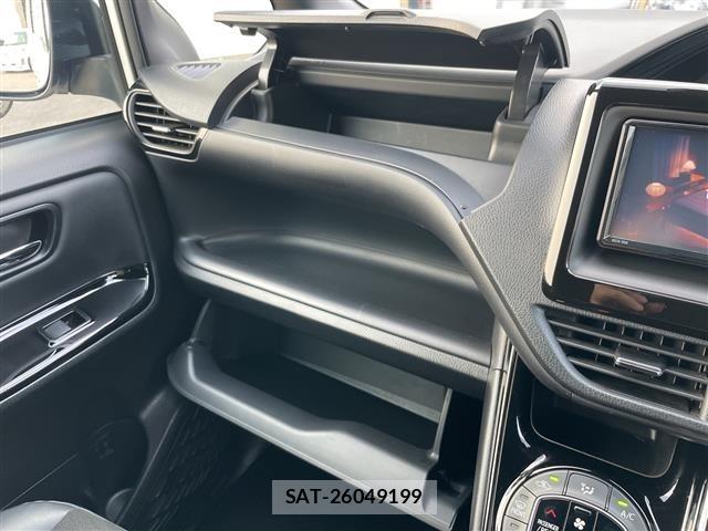 Toyota NOAH 2021 8722671-12