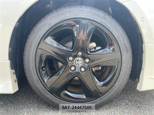 Toyota PRIUS PHV 2018 8954765-12