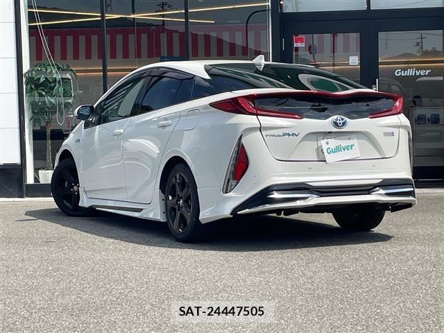 Toyota PRIUS PHV 2018 8954765-13